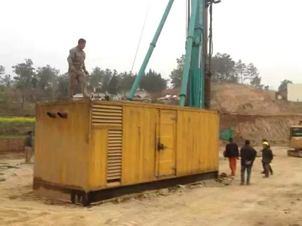 莲湖如何判断水冷式机油散热器密封件是否需要更换?